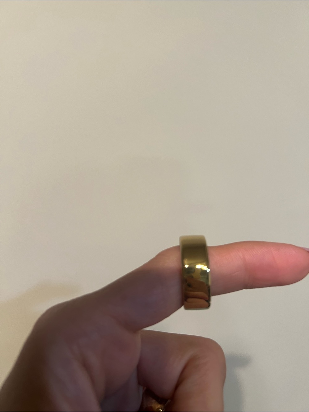 Gold Oura Ring Gen 4 – Size 7 – Like New – $250 ✨